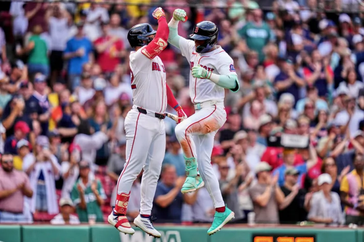 Boston ties franchise record with 15th straight win
